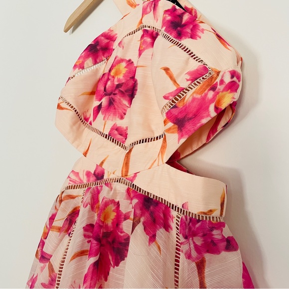 SOLD Lulu’s Only a Dream Peach Floral Print Cutout Handkerchief Dress - XS - Picture 9 of 11